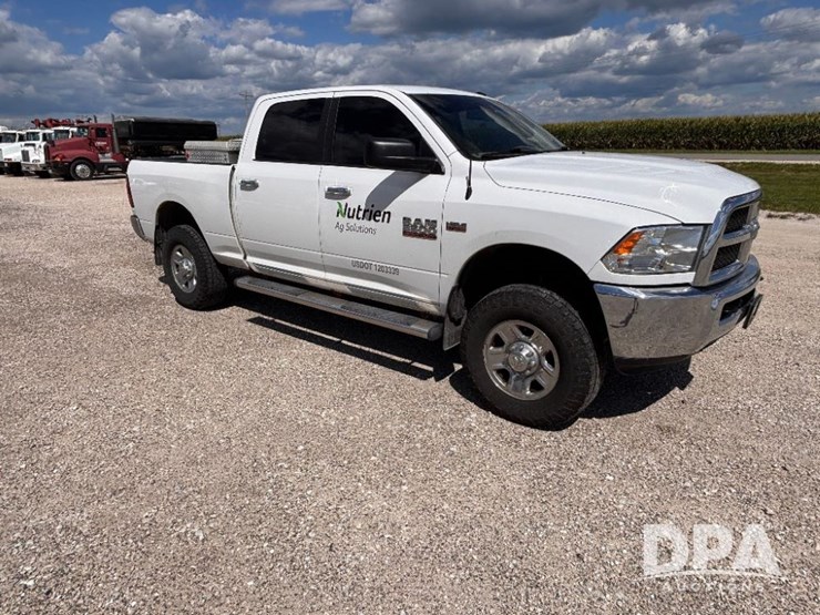 2016-dodge-ram-2500-image-2