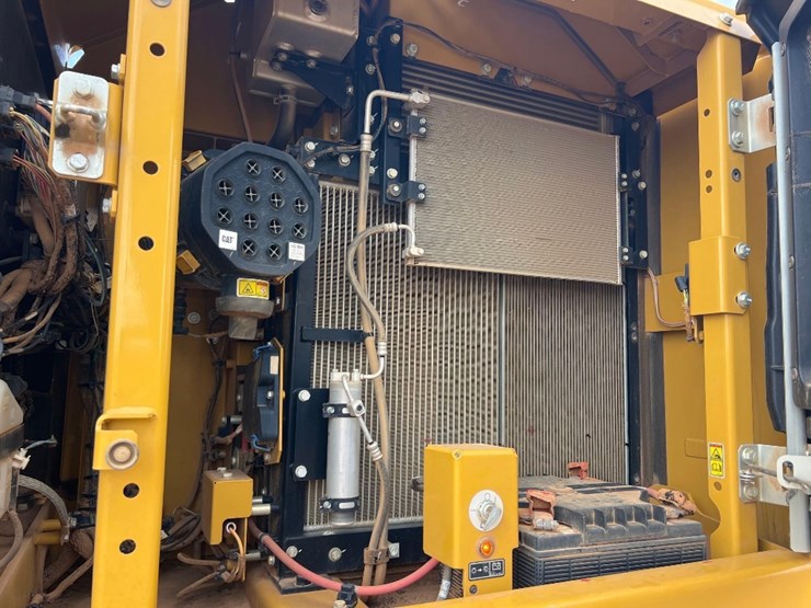 2022-caterpillar-317-image-30