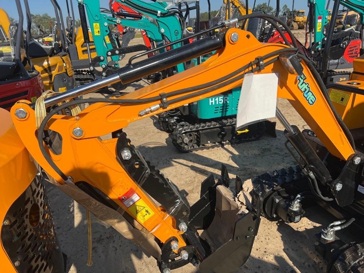 unused-future-ft15j-excavator-image-10