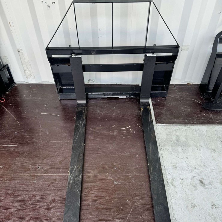 Mower King Pallet Fork Attachment - Model SA25051304G