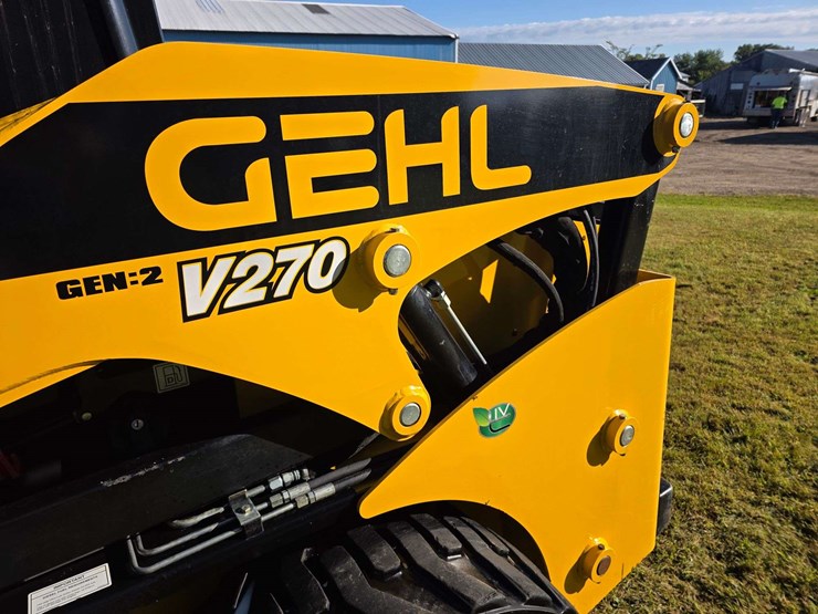 2019-gehl-v270-image-27