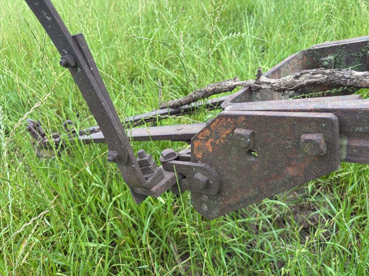 2-bottom-14”-pull-type-plow-image-13