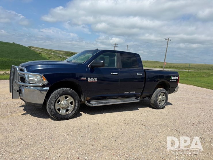 2014-dodge-ram-2500-image-2