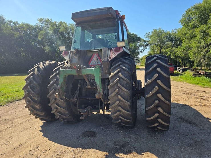 1984-case-ih-2394-image-13