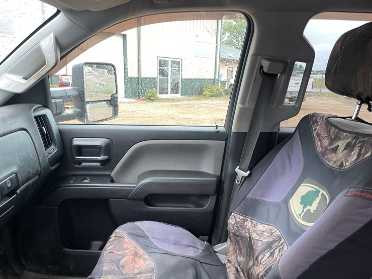 2019-chevrolet-silverado-3500-image-25