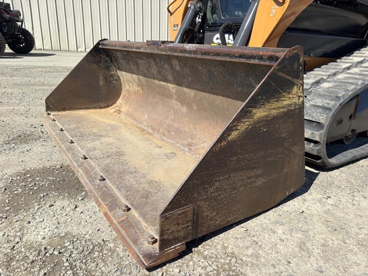 2015-case-tr320-image-9