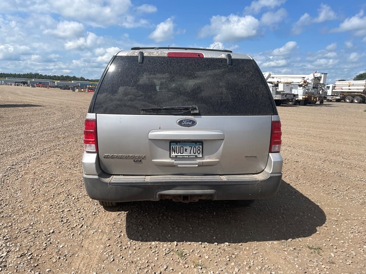2004-ford-expedition-image-4