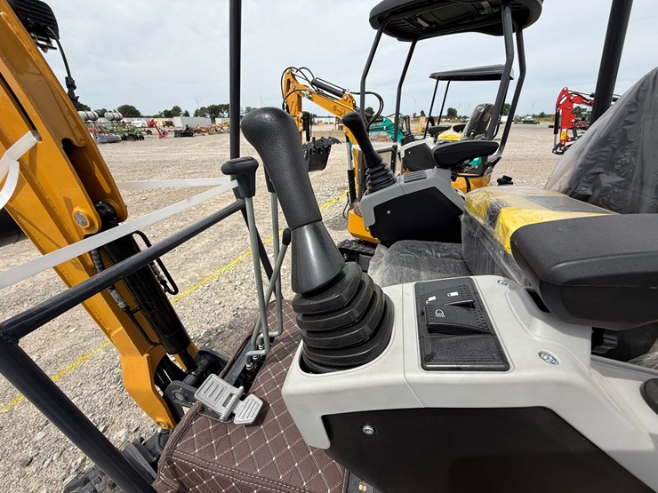 #220-•-#26489-•-unused-cfg-xz20r-mini-excavator-xz20r202507070018-image-31