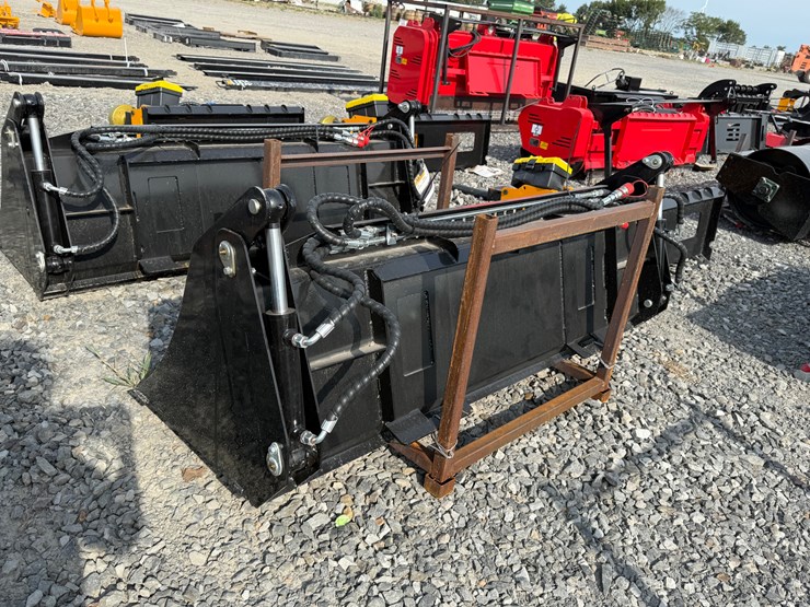 #2000-•-#26264-•-unused-giyi-72"-skid-steer-bucket-fkhd722507244-image-4