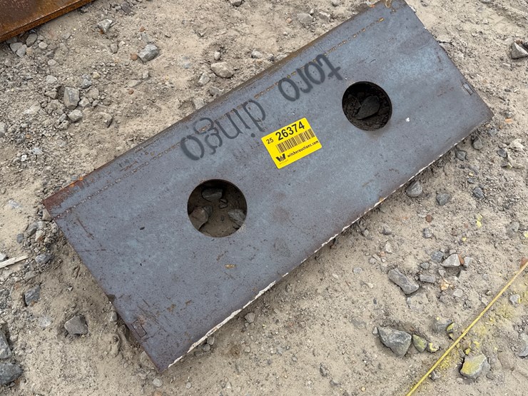 #230-•-#26374-•-unused-dingo-mini-skid-steer-mounting-plate-image-6