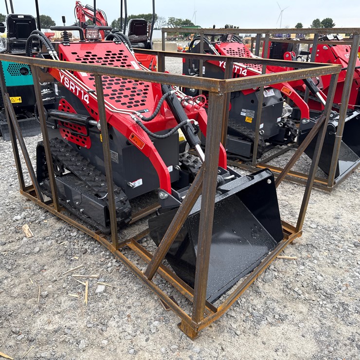 #220 • #26505 • Unused AGT YSRT14 Stand-On Skid Steer Loader YSRT142025L070143