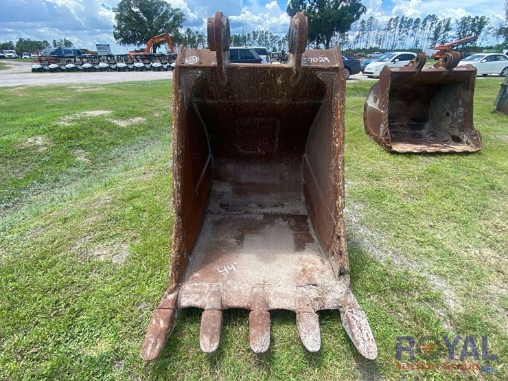 44in-tooth-excavator-bucket-image-7