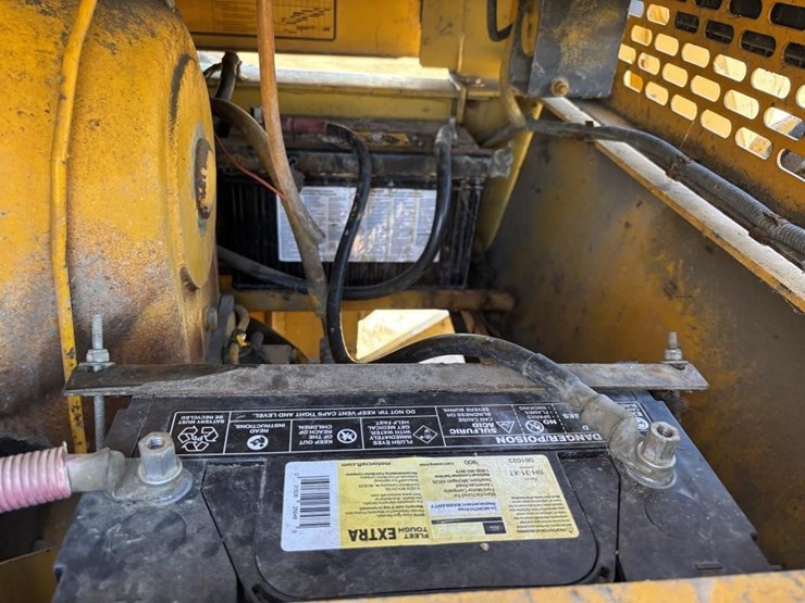 1991-deere-670b-image-57