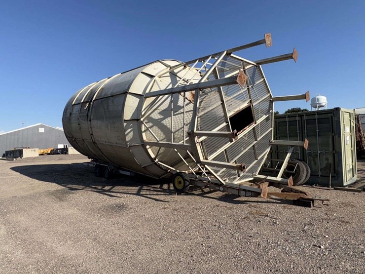 friesen-bulk-bin,-48’-tall,-15’-wide,-9-legs,-roof-hatch,-(2)-roof-vents,-(b),-trailer-not-included,-image-1