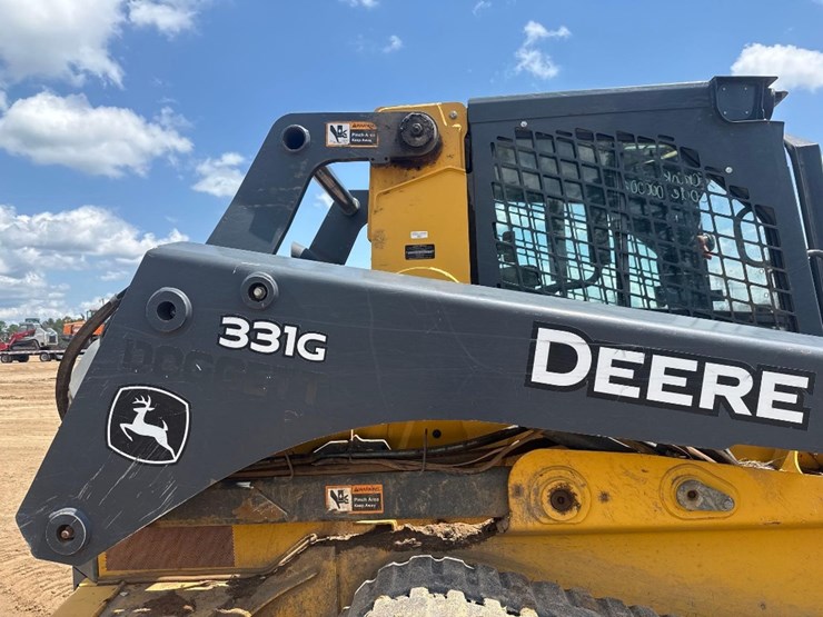 2020-deere-331g-image-19