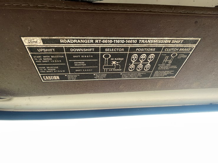 1981-ford-8000-image-34