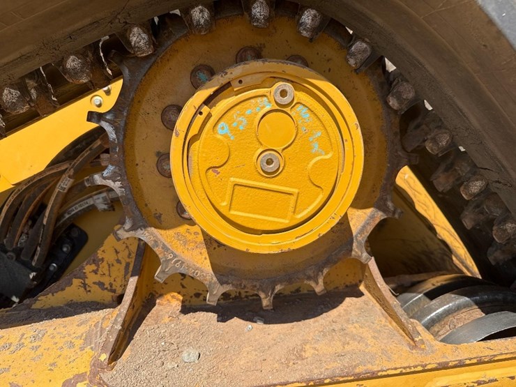 2023-caterpillar-299d3-image-10
