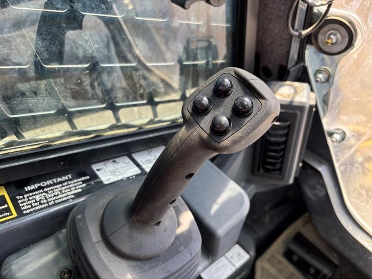 2019-deere-333g-image-22