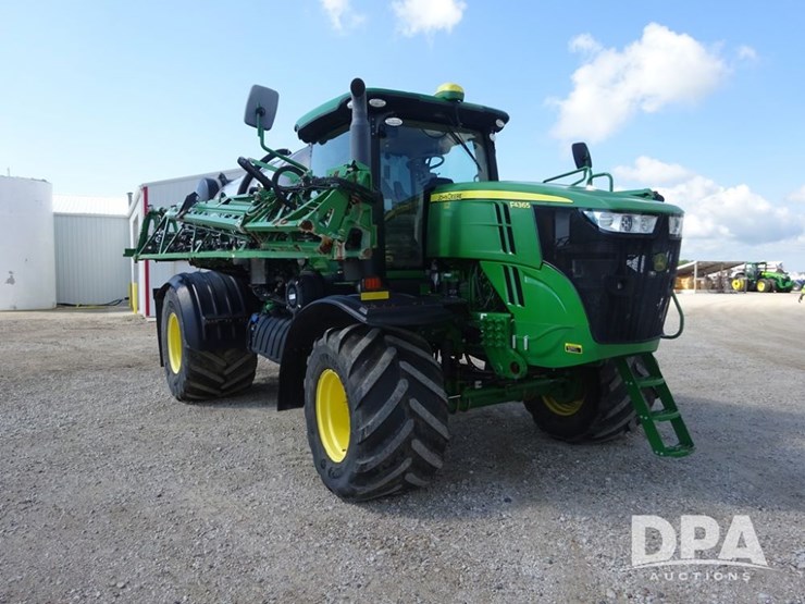 2019-john-deere-f4365-image-1