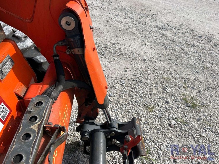 kubota-ssv75-image-8