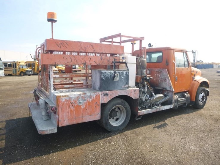 2000-international-4700-image-3