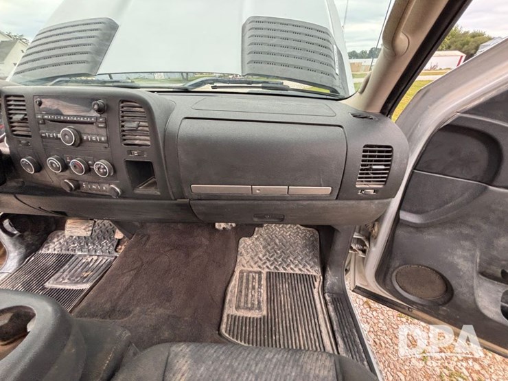 2011-chevrolet-2500hd-image-63