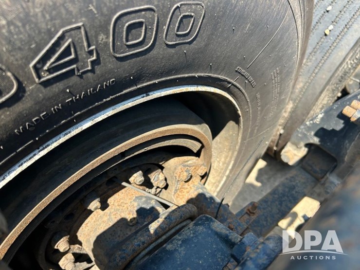 2002-freightliner-columiba-day-cab-truck-(cp0659,-unit-28071)-image-18