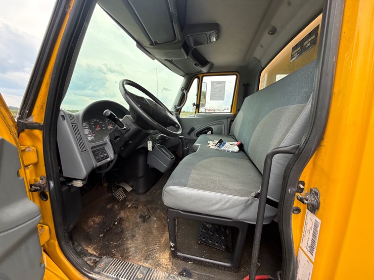 2007-international-durastar-4300-image-16
