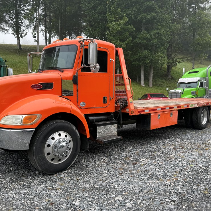 2016 PETERBILT 337