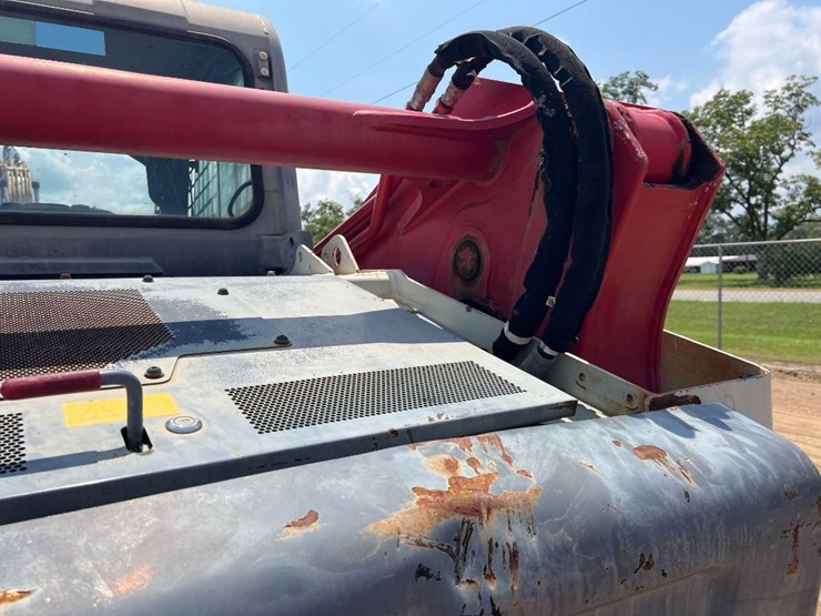2018-takeuchi-tl12v2-image-23
