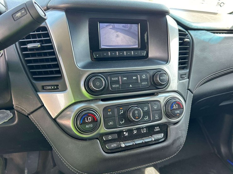 2016-chevrolet-tahoe-image-18