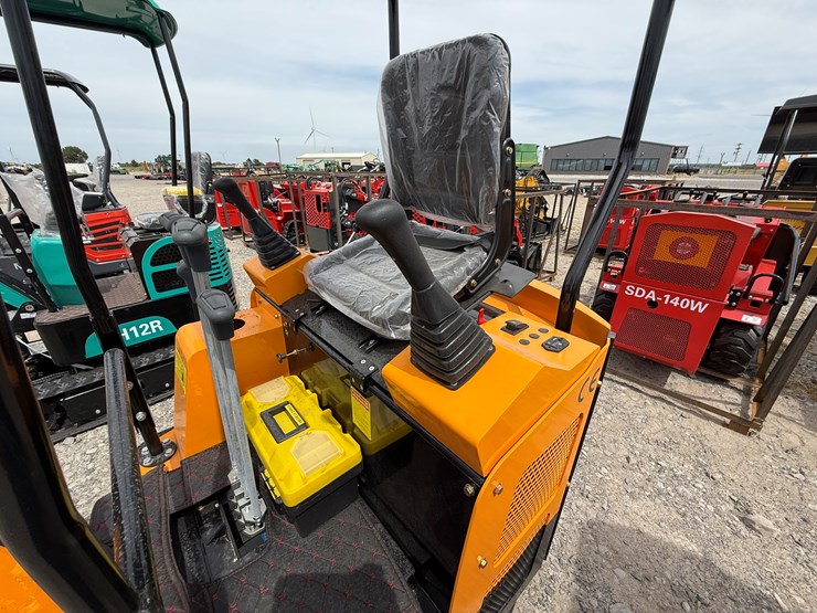 #220-•-#26538-•-unused-vicsec-vc15-mini-excavator-15j2507209-image-32