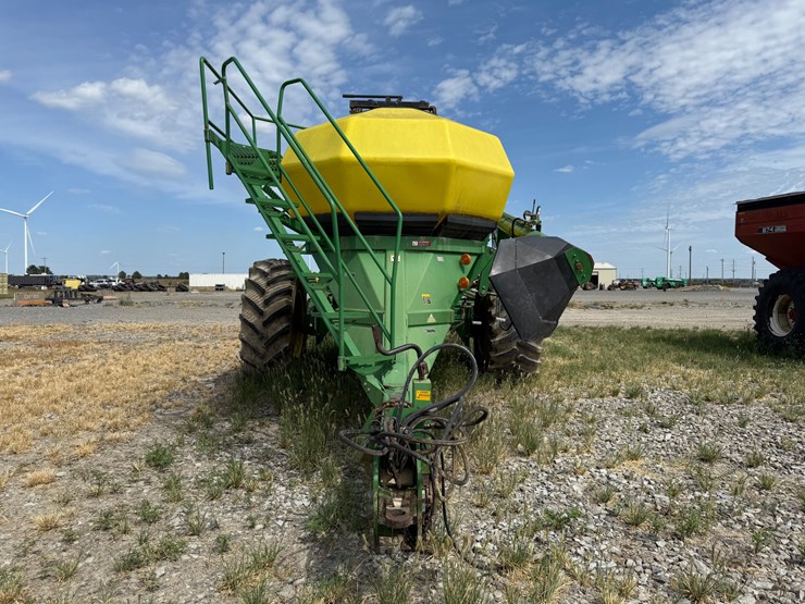 john-deere-1900-image-2