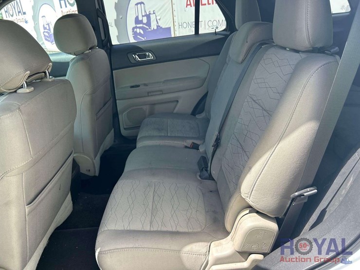 2014-ford-explorer-image-23