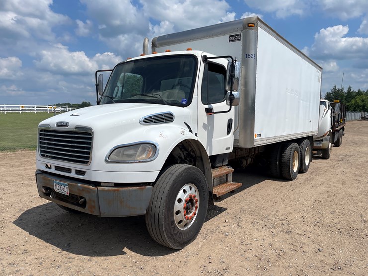 #2008-•-2008-freightliner-business-class-mr-box-truck-(has-mn-title)-image-1