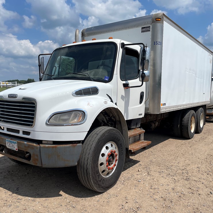 #2008 • 2008 Freightliner Business Class MR Box Truck (Has MN Title)