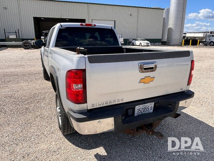 2014-chevrolet-2500hd-image-10