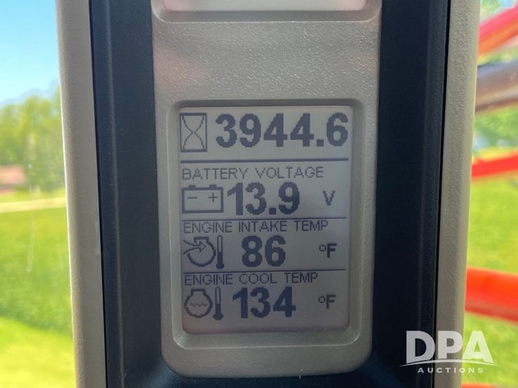 2011-case-ih-patriot-3330-image-73