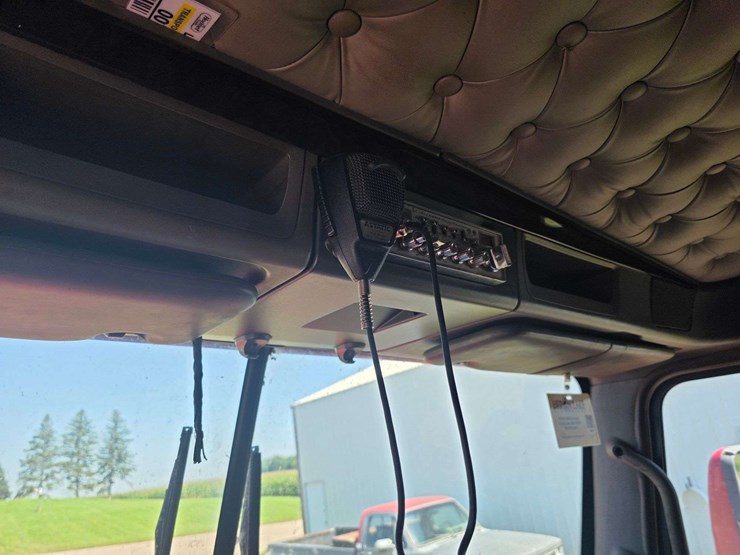 2013-kenworth-t660-image-43