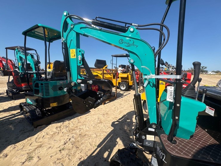unused-cfg-qh12r-excavator-image-10