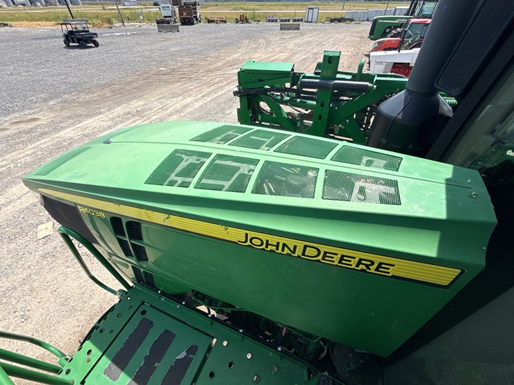 2018-john-deere-r4038-image-42