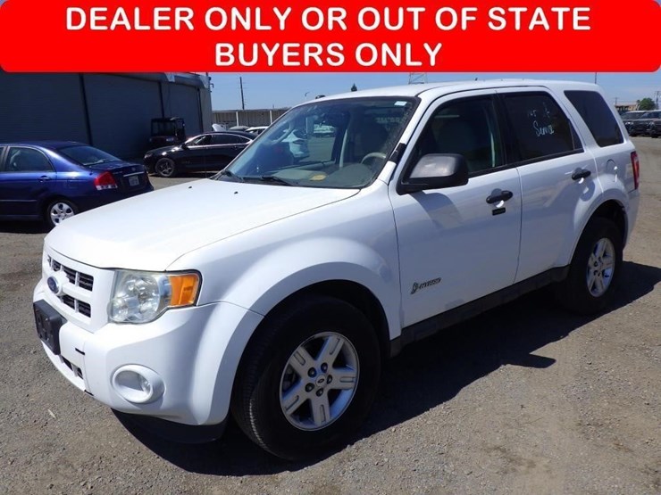 2011-ford-escape-image-1