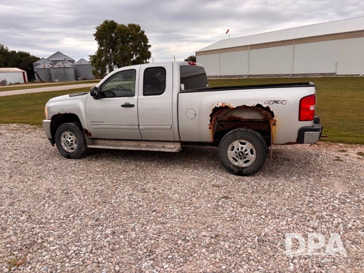 2011-chevrolet-2500hd-image-14