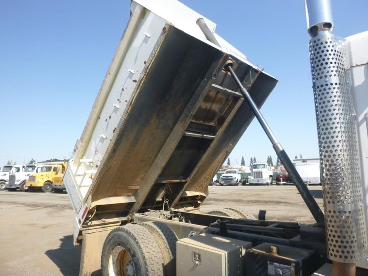 2009-kenworth-t370-image-11