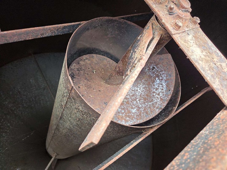 john-deere-400-feed-grinder-with-scale-not-used-recently-stored-inside-per-seller-image-13