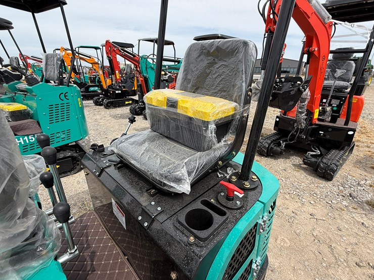 #220-•-#26495-•-unused-cfg-qh12rqh12r-mini-excavator-qh12r202507030543-image-28