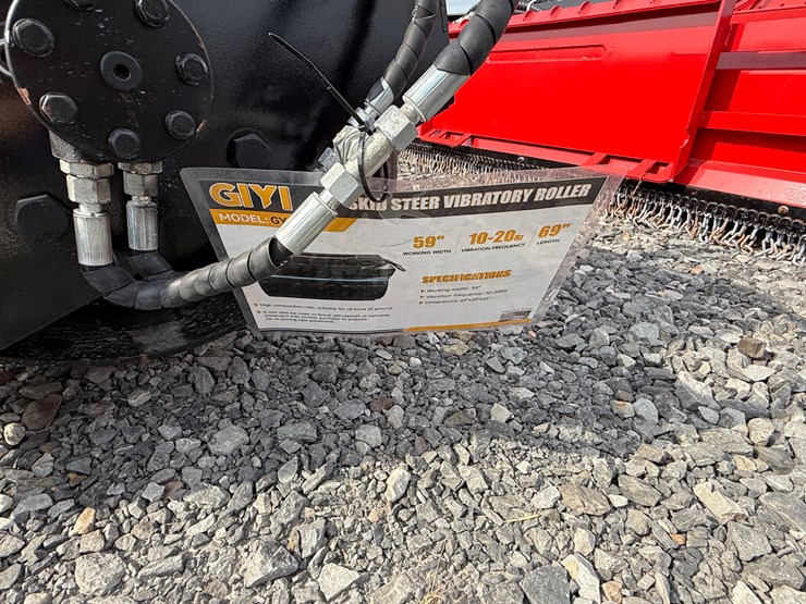 #2000-•-#26270-•-unused-giyi-69"-skid-steer-vibratory-roller-dyluj250788-image-7