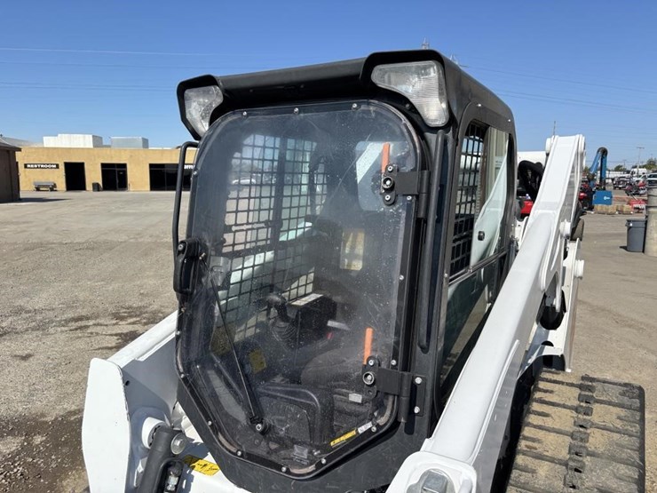 2024-bobcat-t770-image-19