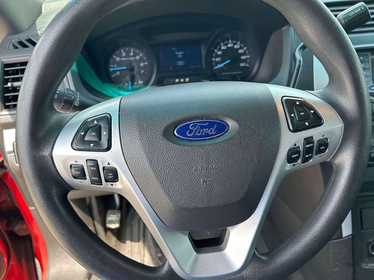 2014-ford-explorer-image-13