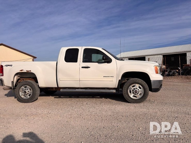2013-gmc-2500-image-3